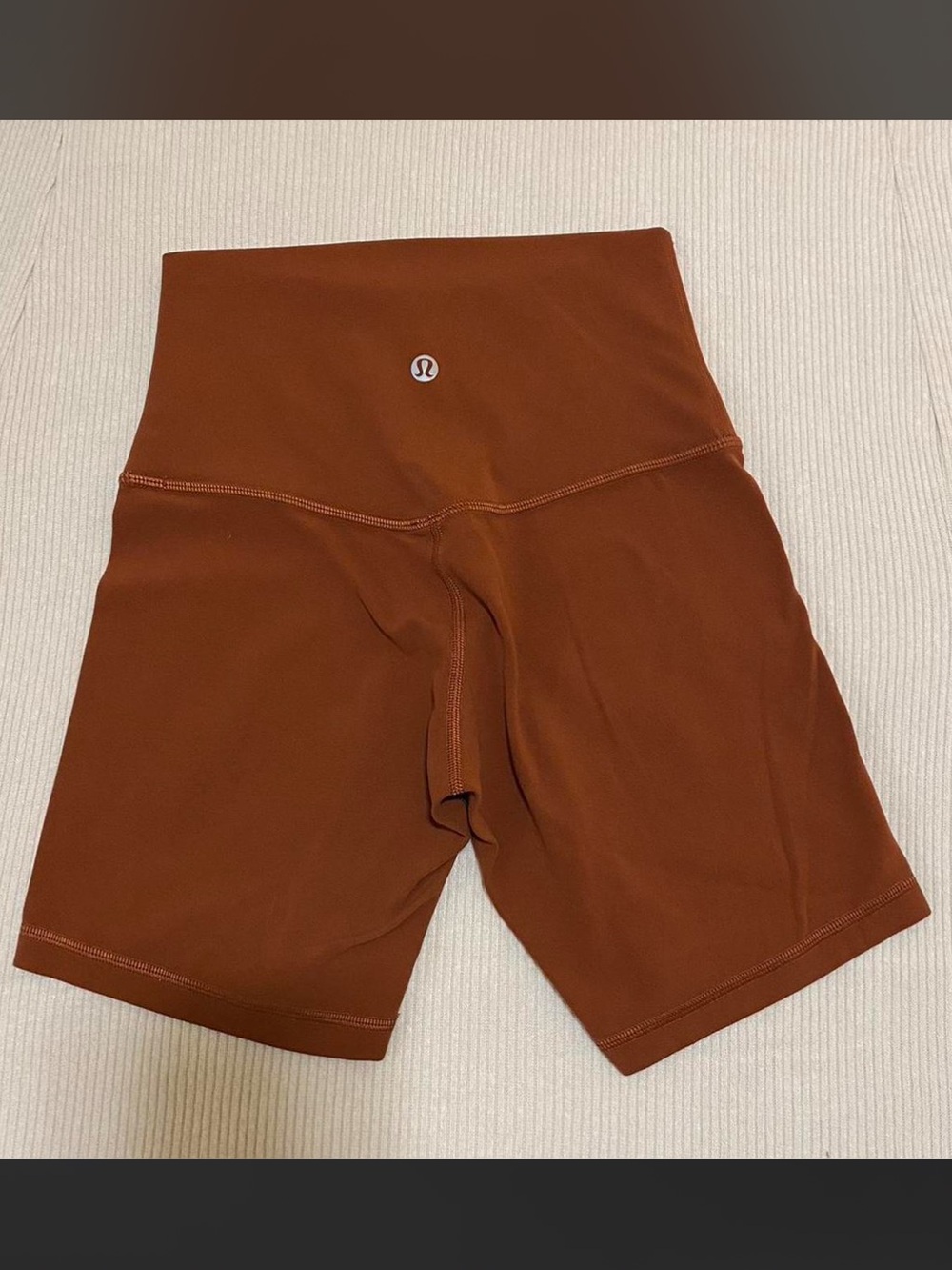 Lululemon Align Shorts 6” 
Size 2